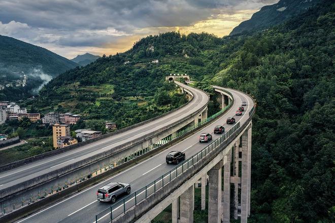 +露营”全能王!猛士M817Max+版上市不朽情缘登录入口3699万拿下“通勤+越野(图9) +露营”全能王!猛士M817Max+版上市不朽情缘登录入口3699万拿下“通勤+越野(图9)