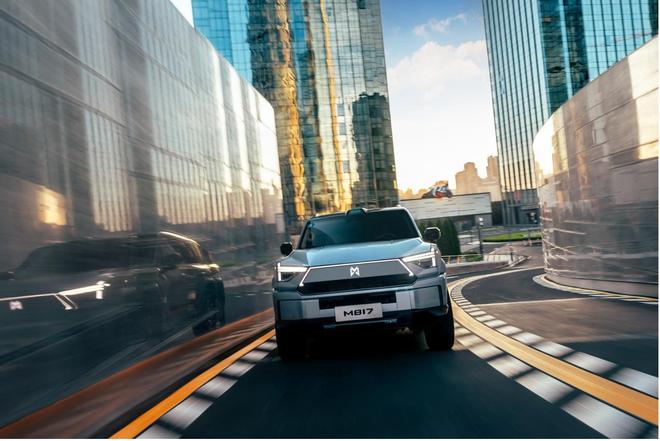 17 Max+版上市通勤露营穿越全搞定不朽情缘网站售价3699万元!猛士M8(图2) 17 Max+版上市通勤露营穿越全搞定不朽情缘网站售价3699万元!猛士M8(图2)