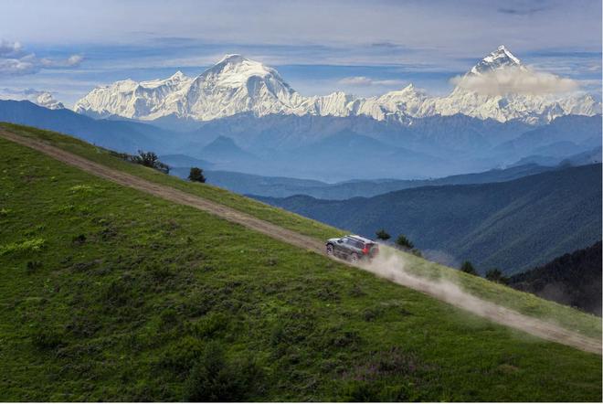 17 Max+版上市通勤露营穿越全搞定不朽情缘网站售价3699万元!猛士M8(图5) 17 Max+版上市通勤露营穿越全搞定不朽情缘网站售价3699万元!猛士M8(图5)